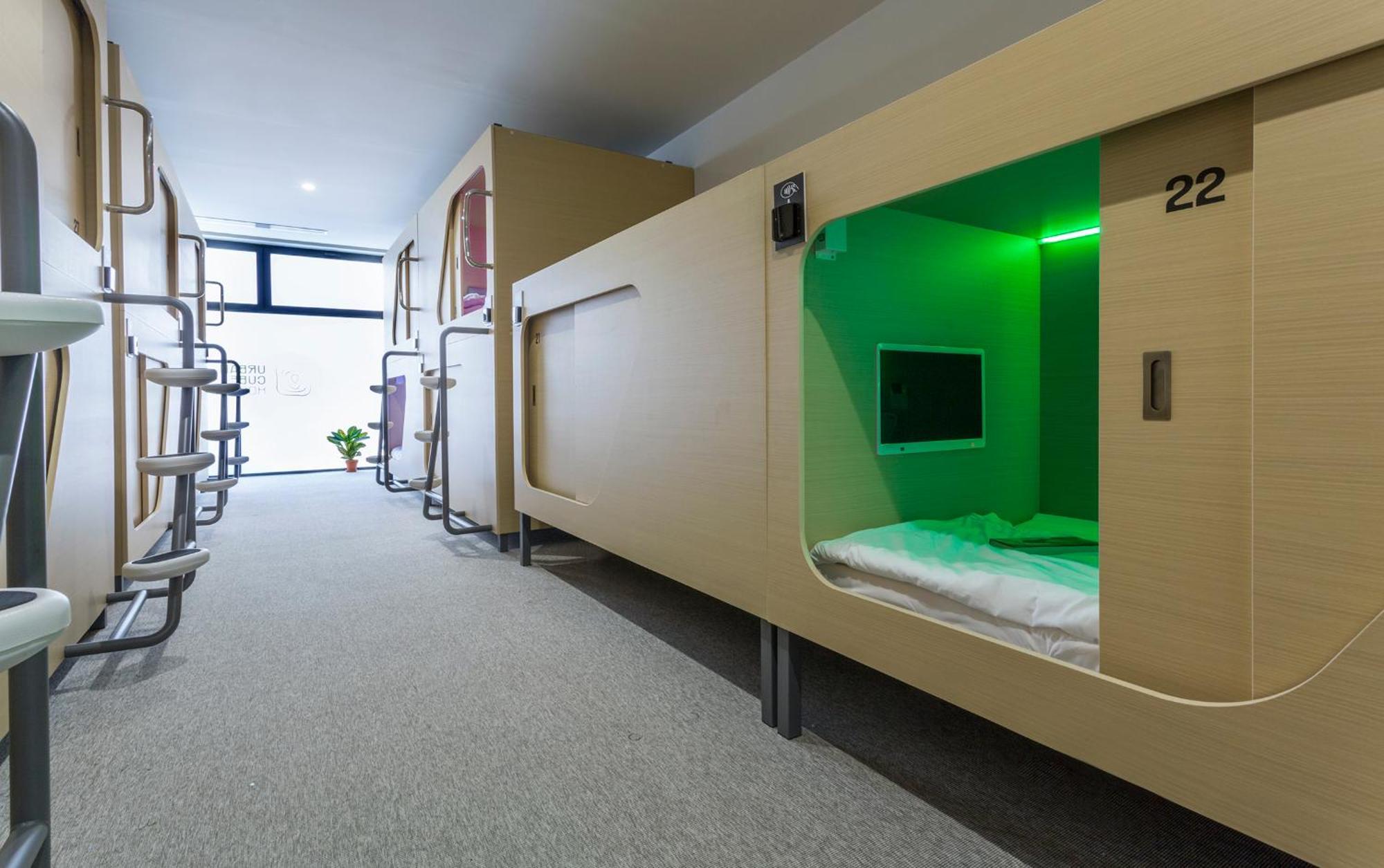 Urban Cube Hostel Sevilla Exterior photo